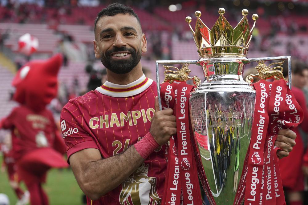 奥莱报：迪马利亚壁画遭到涂污，青训教练指责罗萨里奥球迷